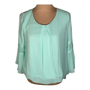 ✨BCX Mint Green Bell‎ Sleeve Top, M